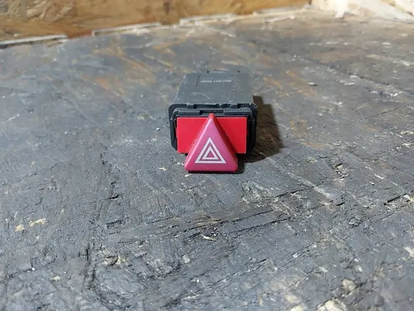 Warnblinkschalter Audi A6 C5 image 4