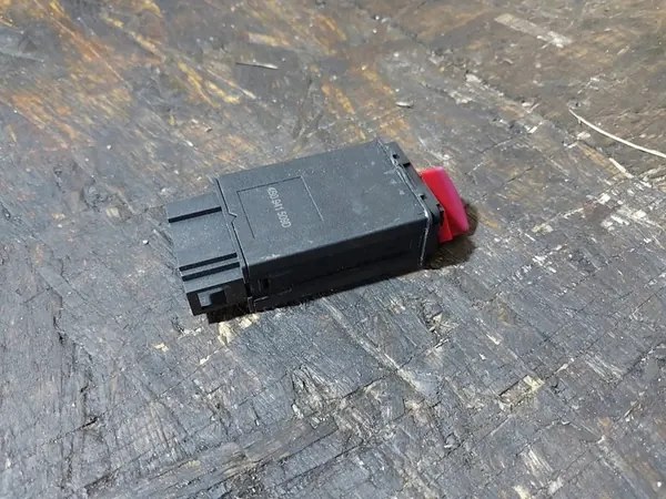 Warnblinkschalter Audi A6 C5 image 7