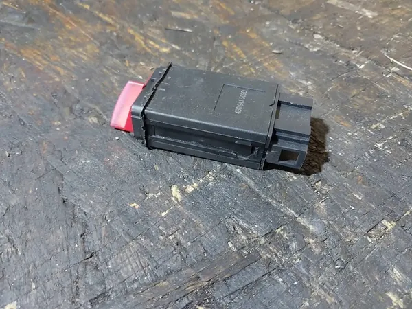 Warnblinkschalter Audi A6 C5 image 8