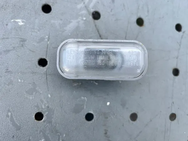 OEM 13016296 Feu clignotant d'aile Isuzu D-Max image 3