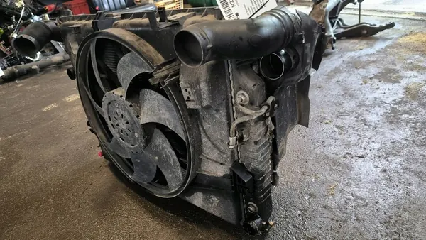 MERCEDES ML W164 3.0 CDI Koelventilator Set A1645000493 image 3