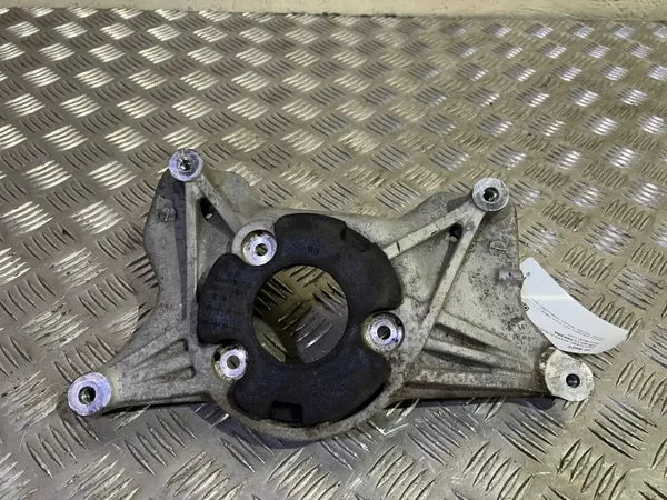 Tesla Model 3 2023 Côté droit Support ressort amortisseur OEM 104403700C image 2