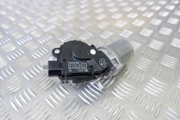 Toyota ruitenwissermotor OEM 85110K0110 - Gebruikt image 2