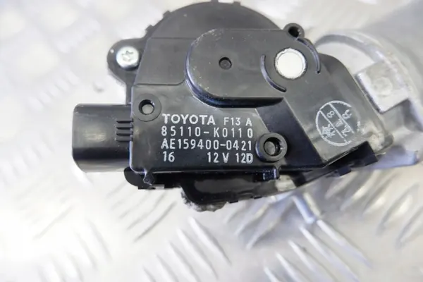 Toyota ruitenwissermotor OEM 85110K0110 - Gebruikt image 5