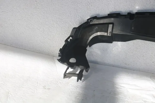 Mercedes Luchtinlaatstuur OEM A2055051830 image 3