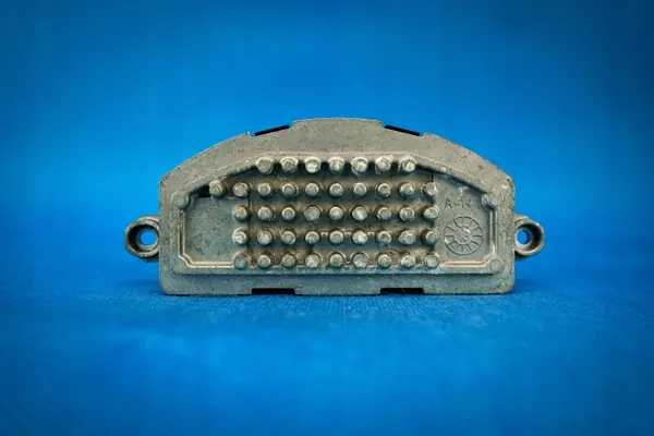 Régulateur de soufflante OEM 4M0820521 Audi A8 Q7 Q8 image 2