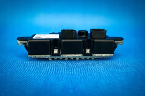 Régulateur de soufflante OEM 4M0820521 Audi A8 Q7 Q8 image 4