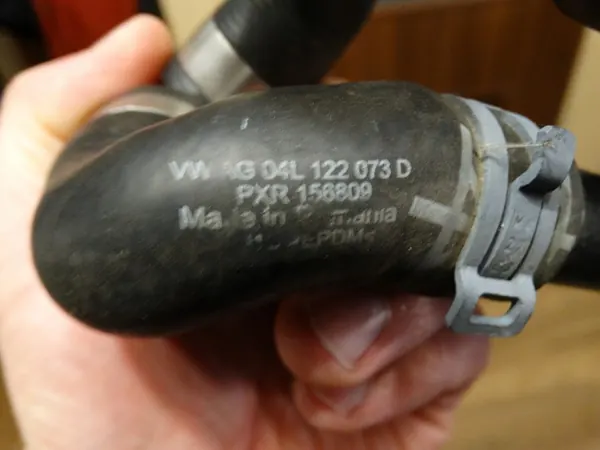 Tuyau de liquide de refroidissement AUDI OE image 4