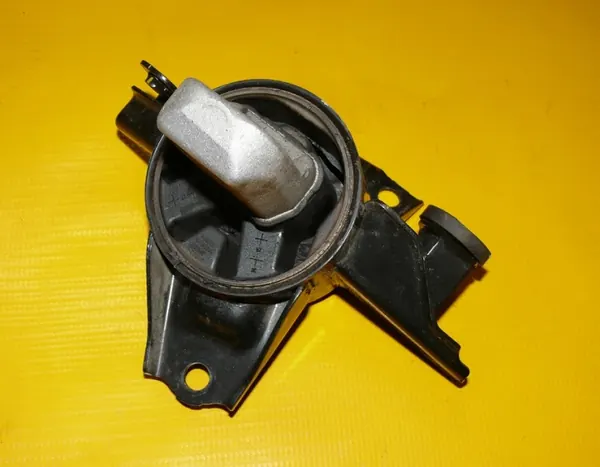 Motorfäste Vänster OEM för Hyundai i30 1.6 image 2