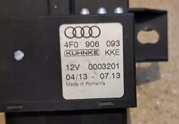 Módulo de controle da bomba de combustível Audi 4F0906093 image 4