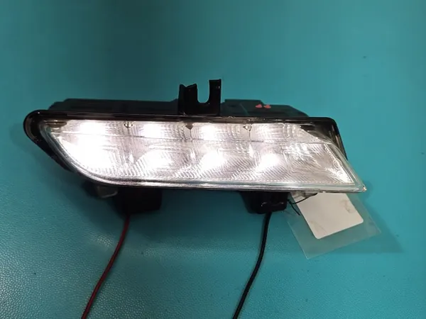 Oikea DRL-valo OEM 266003864R Renault Clio IV:lle image 2