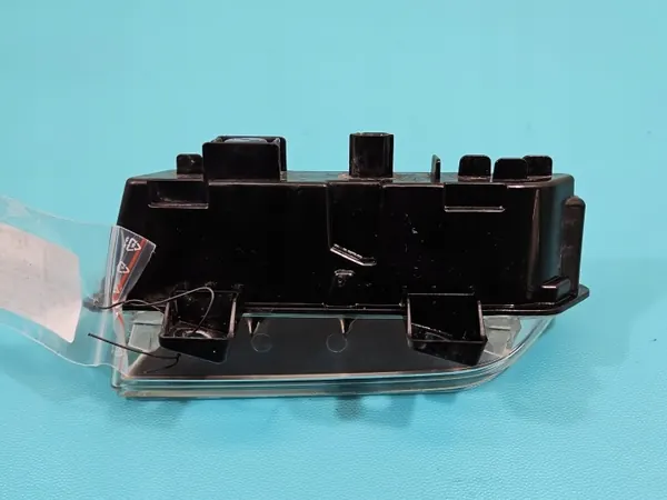 Oikea DRL-valo OEM 266003864R Renault Clio IV:lle image 8