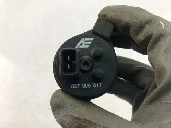 Solenoidventil OEM 037906517 för VW Sharan image 3
