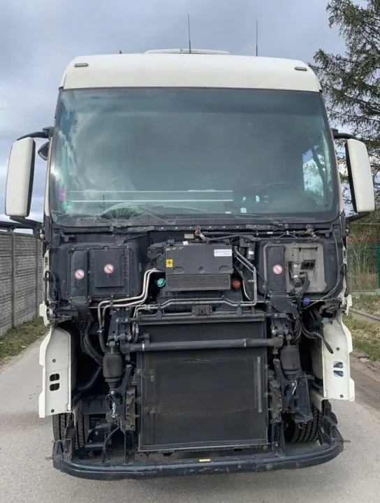 Cabina completa + capó MAN TGX XXL Euro 6 - Usado image 9