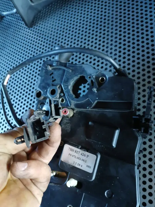 Bagagelås VW CADDY 7H0827426P image 3