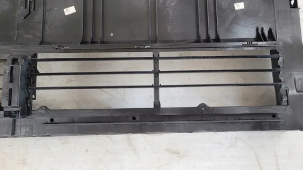OEM R2X6-16E146-B Etuvyön vahvike Ford Transit image 3
