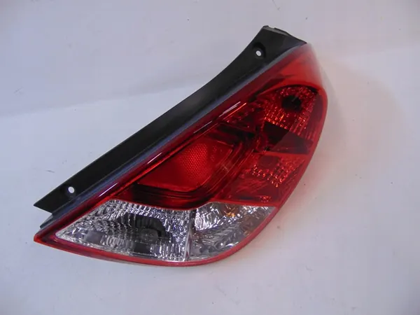 HYUNDAI i20 lámpara trasera derecha 924024P500 image 3