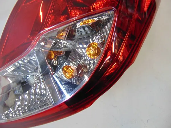 HYUNDAI i20 lámpara trasera derecha 924024P500 image 5