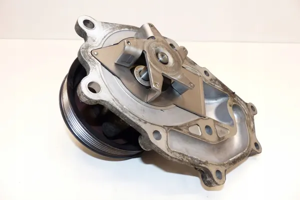 Waterpomp OEM FJ28 + Poelie voor Nissan NT400 Cabstar image 3
