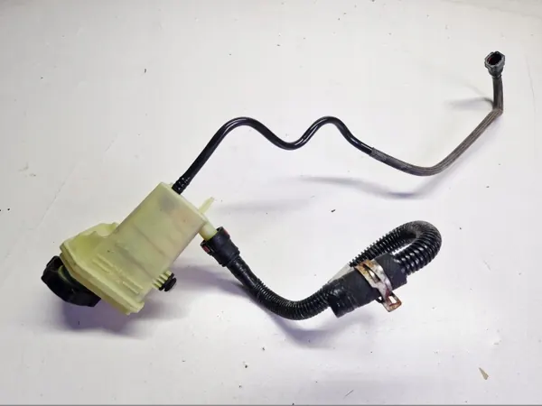 Power Steering Reservoir Ford Fiesta MK6 2S6C-3531-AC image 4