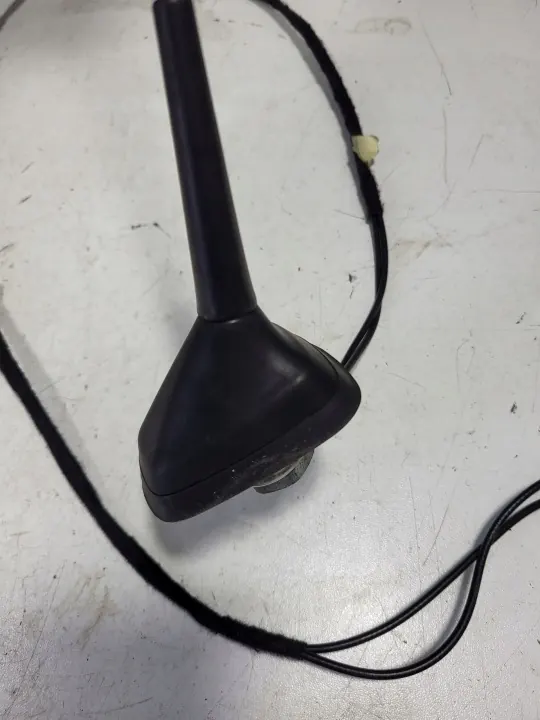 Base d'Antenne Renault Clio IV OEM 282179719R image 3