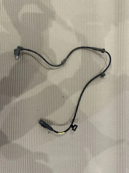 Cable Suspensión Neumática Volvo OEM 31476057 - Usado image 2