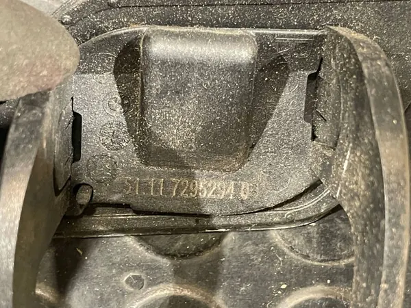 BMW 7313954 S2512F316 Cache Lave-Phare Droit Avant image 5