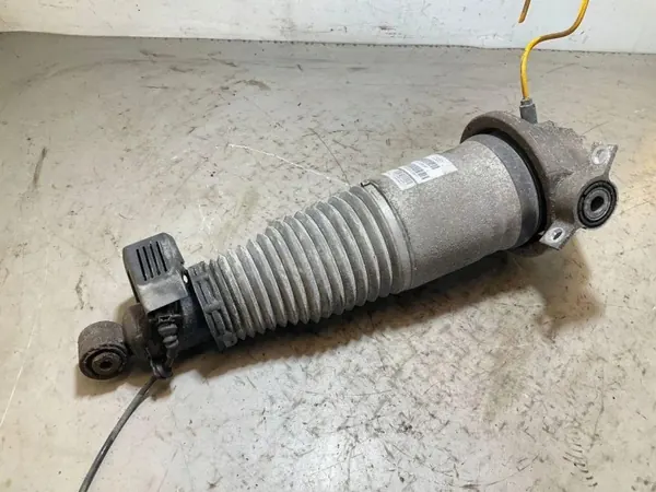 Begagnad Audi OE bakre höger luftfjädring 7L8616020E image 2