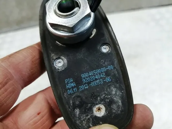 Antena teto Peugeot 208 I OEM 9804058080 image 3
