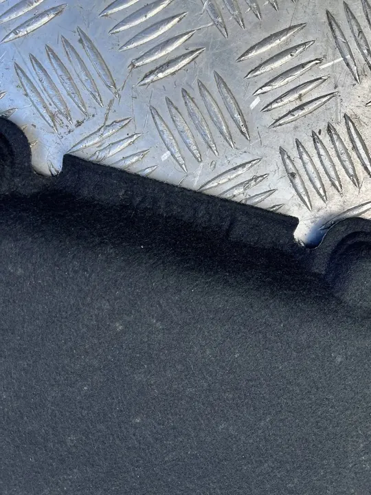 Skoda Karoq 2017+ Motorhuvudisolering + Clips image 2