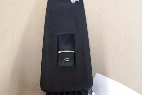 Linke vordere Fenstersteuerung VW GOLF VI 5K0867256 image 2