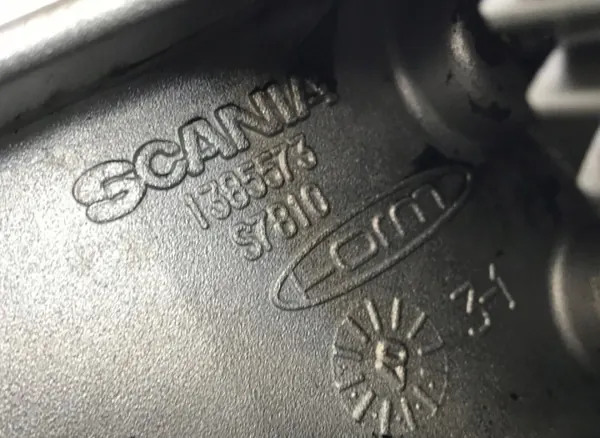 Bomba de aceite motor Scania OEM 1448659 - Usada image 4