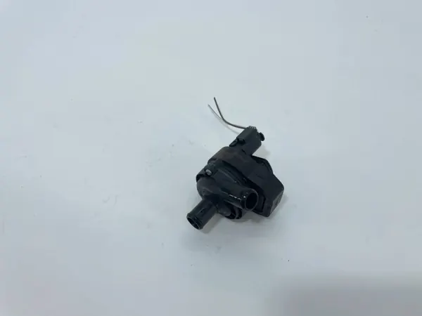 Pompe à eau Mercedes OEM A2118350028 - Occasion image 7