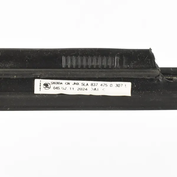 Junta de raspador de puerta OEM 5LA837431F Izquierda Delantera Skoda Elroq image 10