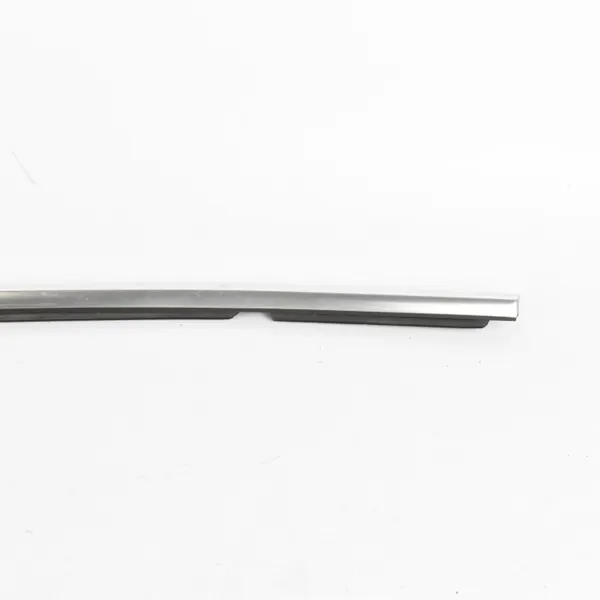 Junta de raspador de puerta OEM 5LA837431F Izquierda Delantera Skoda Elroq image 9