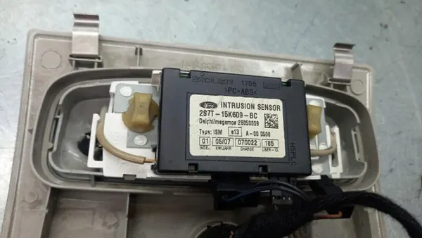 Plaqueur Cabine Ford Mondeo MK3 OEM 2S7T-15K609-BC image 5