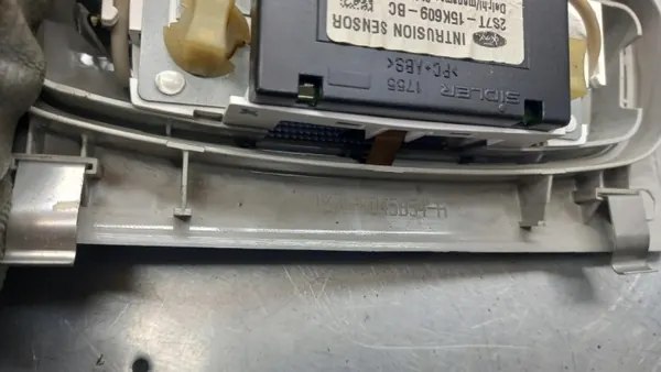 Plaqueur Cabine Ford Mondeo MK3 OEM 2S7T-15K609-BC image 7