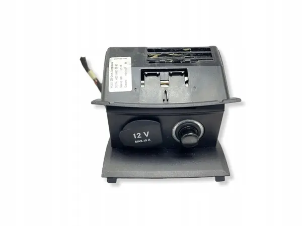 Mercedes-Benz 12V-aansluiting OEM A2216802550 (Achter) image 2