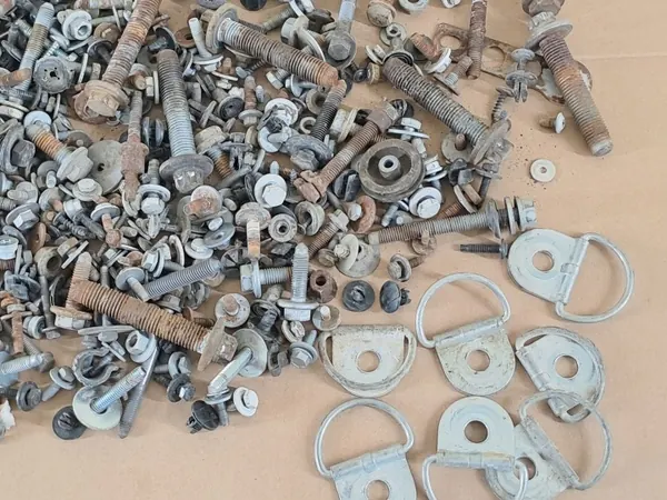 OEM Montagebolzen & Muttern 7kg für Peugeot Expert III image 4