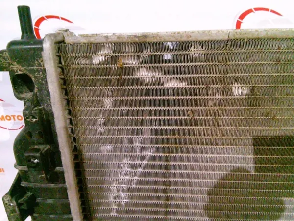 Radiateur d'eau Chevrolet OE d'occasion OEM 220131-B1HN-3 image 5