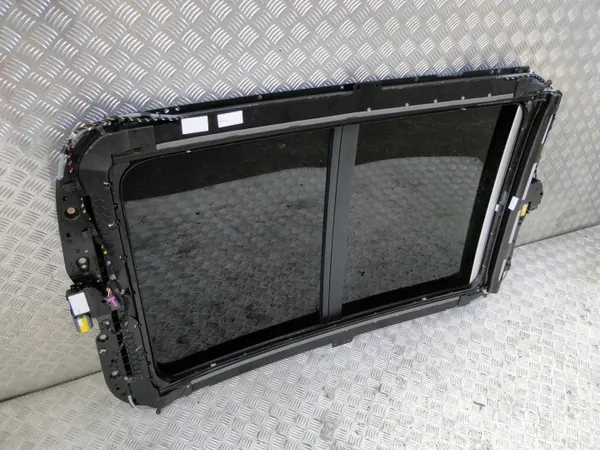 Techo Panorámico usado OEM 8R0877041A para Audi Q5 image 4