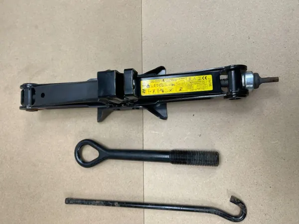 Takakonttimatto OEM 09149-B1200 Hyundai Genesis G80 2013- image 4