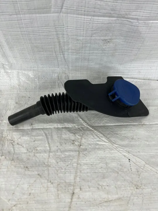 Porsche 991 spolarvätskebehållarrör OEM 99152831101 image 2