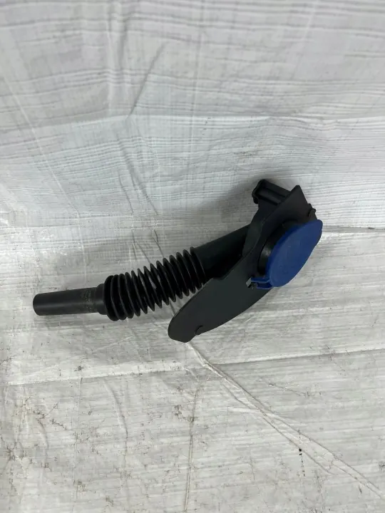 Porsche 991 spolarvätskebehållarrör OEM 99152831101 image 3