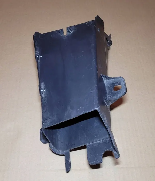BMW 5 F10 F11 Rechter remluchtkanaal OEM 7331784 image 4