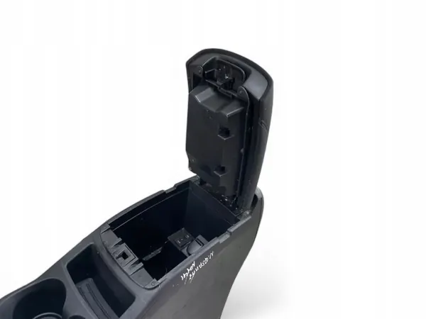 Nissan Qashqai 2014 console armsteun OEM MDV100172 image 9