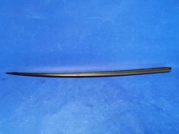 Joint de pare-brise avant droit OEM 8Y0854328 Audi A3 image 2