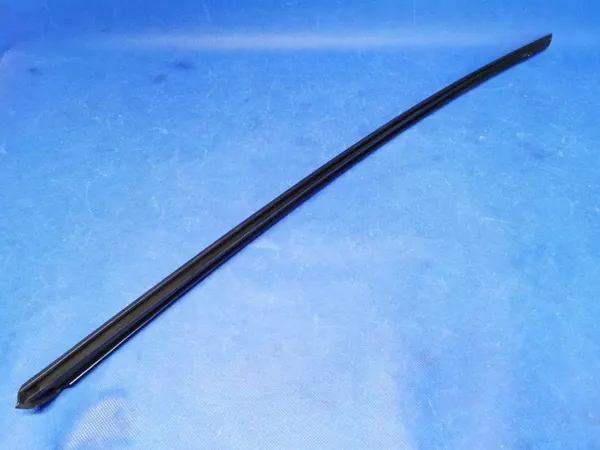 Joint de pare-brise avant droit OEM 8Y0854328 Audi A3 image 5