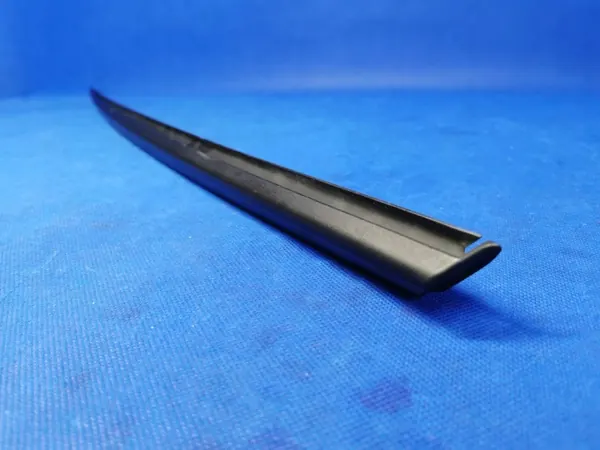Joint de pare-brise avant droit OEM 8Y0854328 Audi A3 image 7