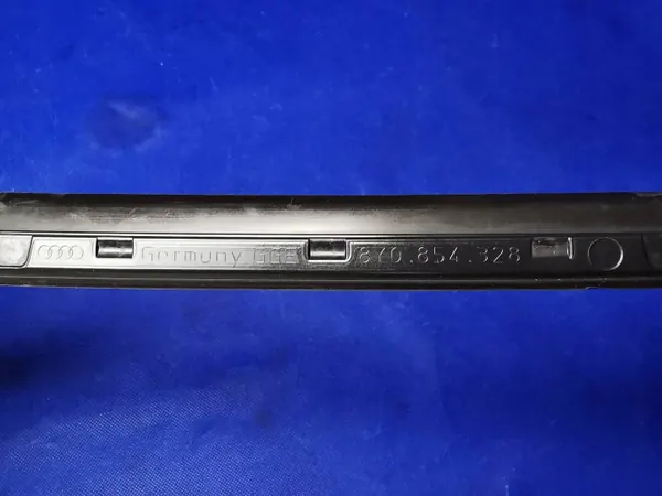 Joint de pare-brise avant droit OEM 8Y0854328 Audi A3 image 9